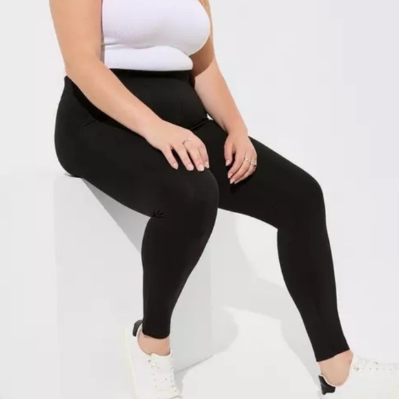 torrid Pants - Torrid Full-Length Pocket Ponte Leggings Black Size 4X / 26 Stretch Mid Rise